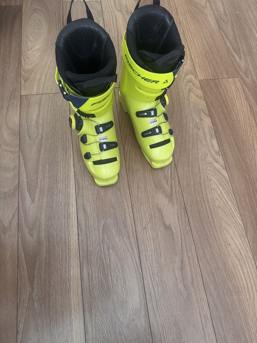 wyczynowe buty narciarskie Fischer RC4 130 MV BOA