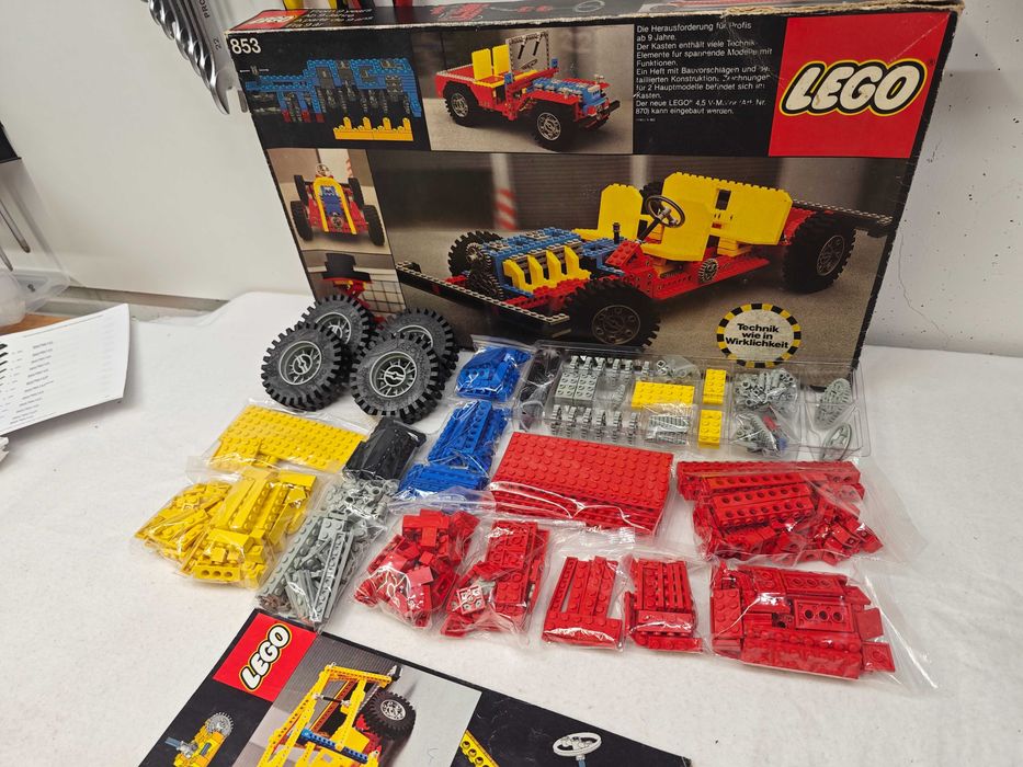 Lego Technic 853 "Auto Chassis"; 1977; [148]