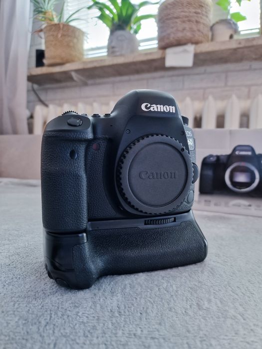 Canon EOS 6D Mark II + grip + obiektyw SIGMA ART 24-105m