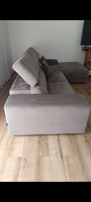 Sofá com chaise longe
