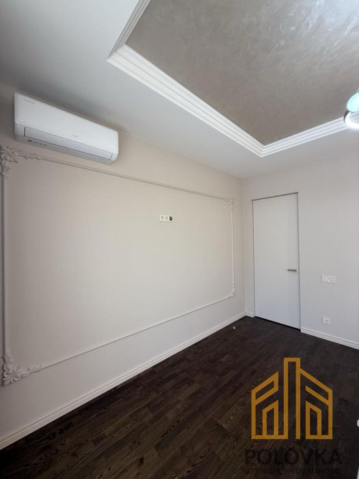 БЕЗ КОМІСІЇ Продаж 3-кімнатного таунхаусу з гаражем у центрі міста