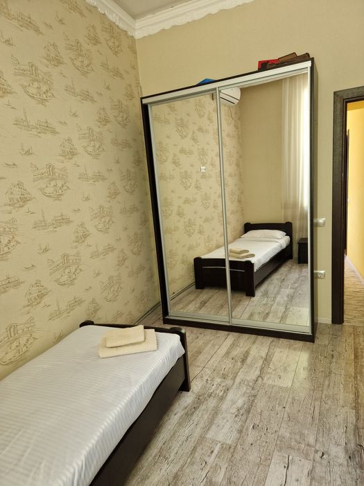 Вільно !!!  Житло подобово, Апартаменти в 5 хв від термальног