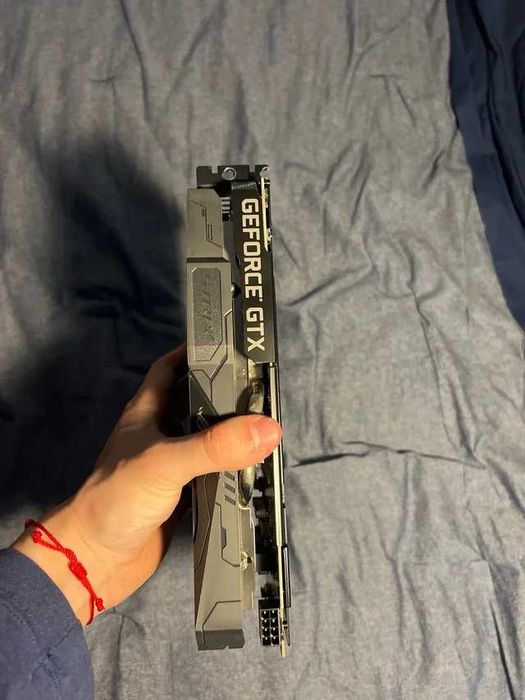 Gráfica Asus GTX 1660 Super Strix 6GB como nova