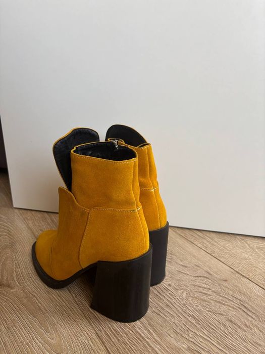 Жіночі  черевики/ ботильйони/ ботинки