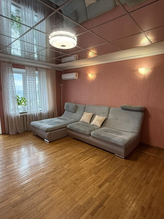 Продаж 4х кімнатної квартири