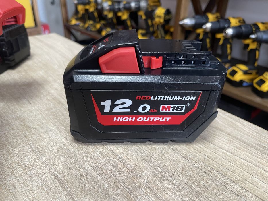 Milwaukee M18 HB12 / акумуляторна батарея Мілвокі 12 ампер годин