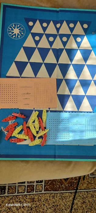 детские игры:  морской бой, кубики деревянные, конструктор