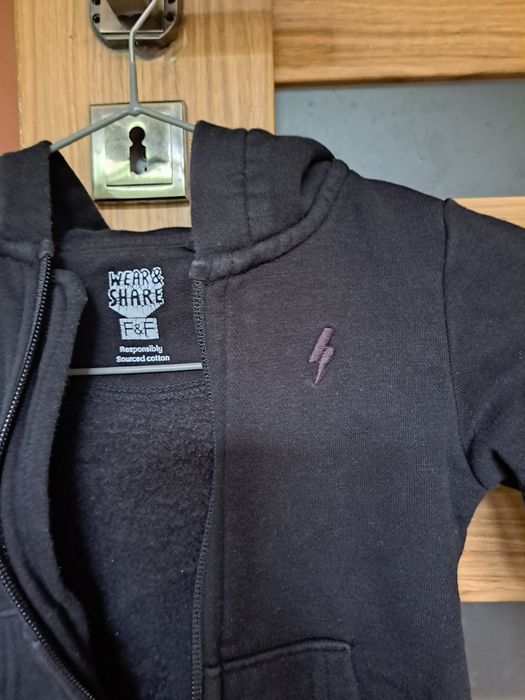 Bluza rozpinana z kapturem, czarna