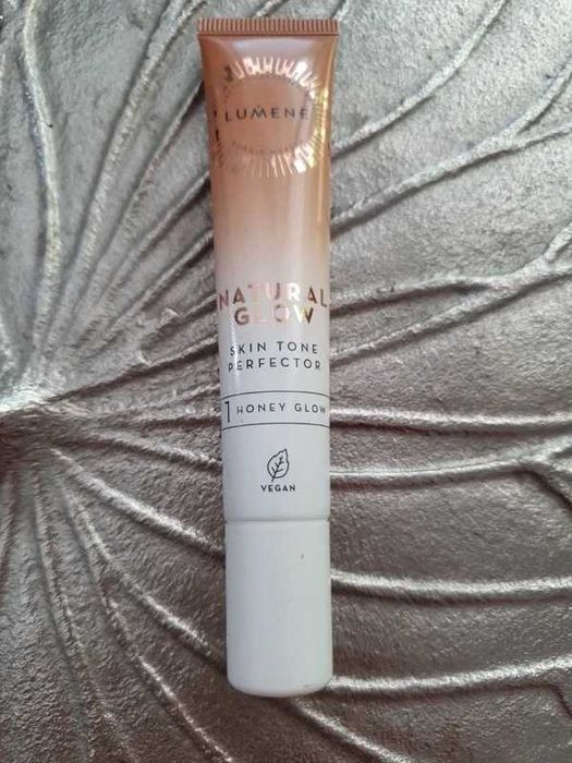 Rozświetlacz Lumene natural glow