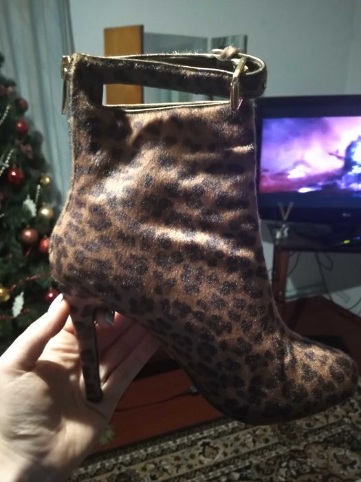 Взуття на підборах