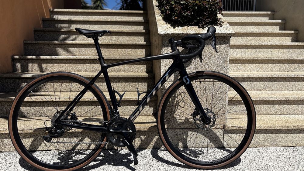 Bicicleta Estrada - SCOTT ADDICT 20 2021