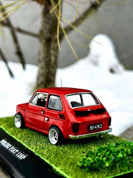 Fiat 126P -auta PRL,figurka,model,zabytek,autka