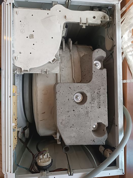 Пральна машина Indesit WISL82