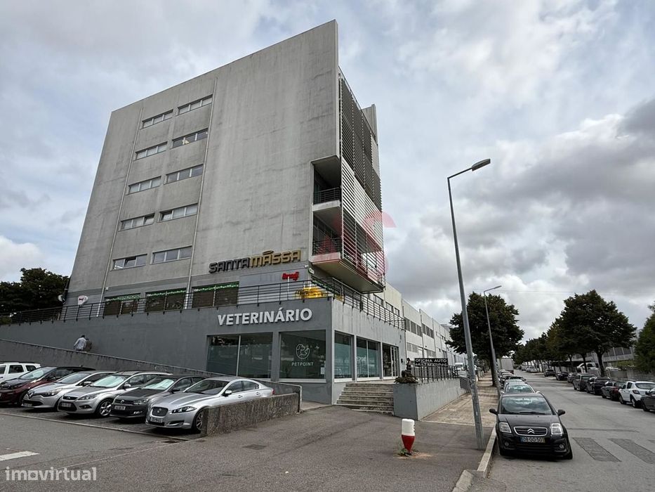 Escritório em Ermesinde, Valongo com 4 lugares de estacionamento para