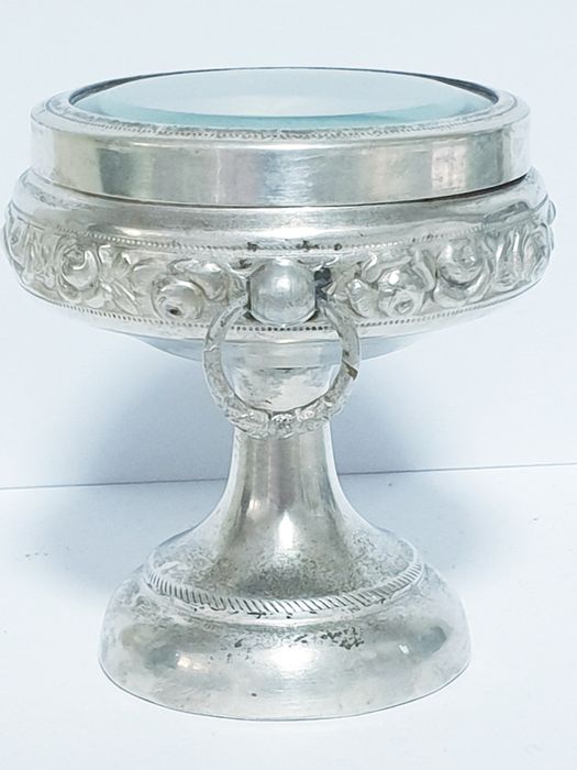 Antiga caixa de pé alto para relógio de bolso em casquinha