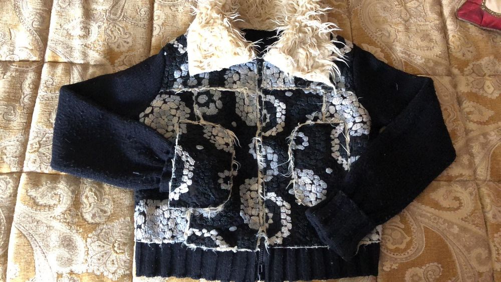 Uma camisola e dois casacos Tam M