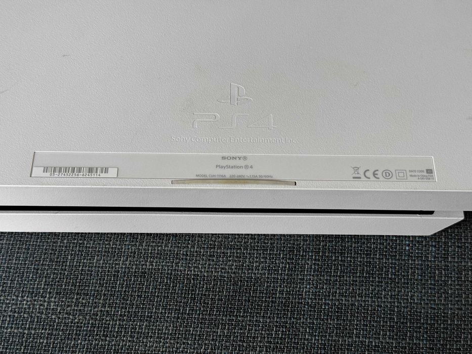 Sony PlayStation 4 Fat White 500GB / firmware 12.02 / GoldHEN