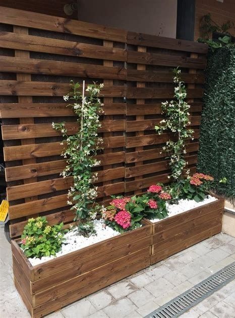 Вироби для саду та двору