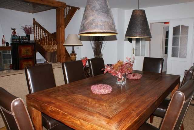 Mesa de Jantar em madeira maciça