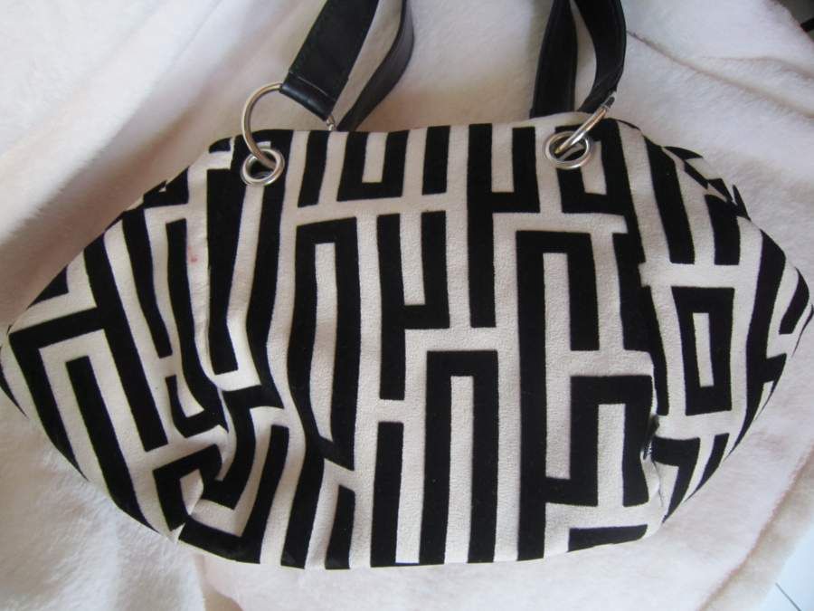 Mala Preto e Branca - Helius - Muito elegante