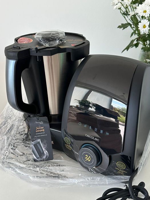 Robot wielofunkcyjny CECOTEC MAMBO 10070