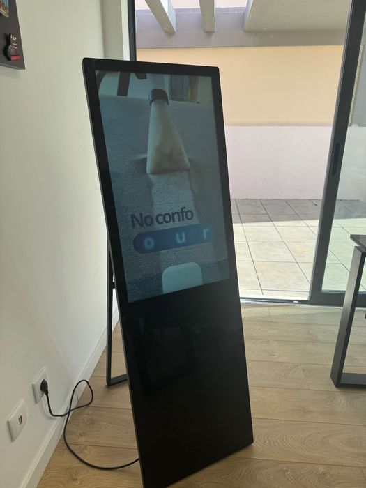 Totem Publicitário 32” Full HD – ÚLTIMAS UNIDADES / Venda rápida