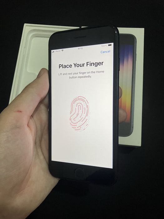 Смартфон Apple iPhone SE 3 (2022) 4/64 Midnight A2595 88% IOS 17.6.1