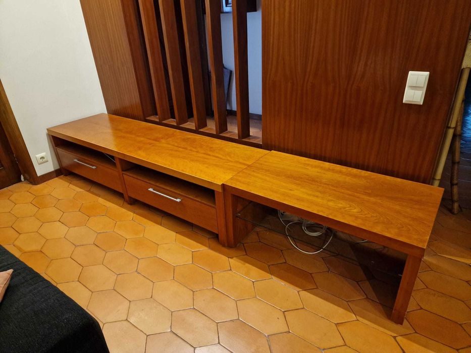 Sala de jantar em castanho