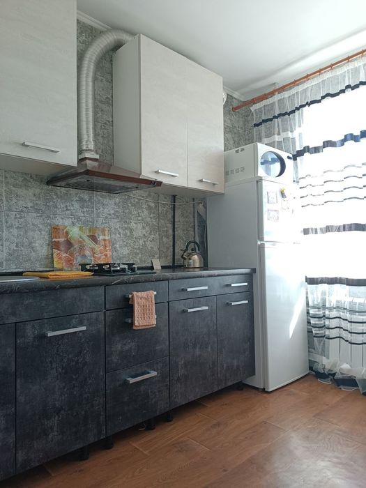 Квартира подобово Лозова