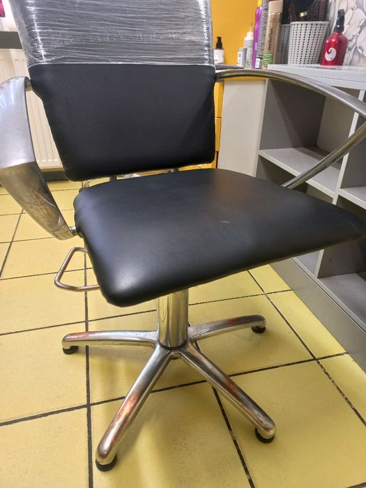 Крісло перукарське на гідравліці
