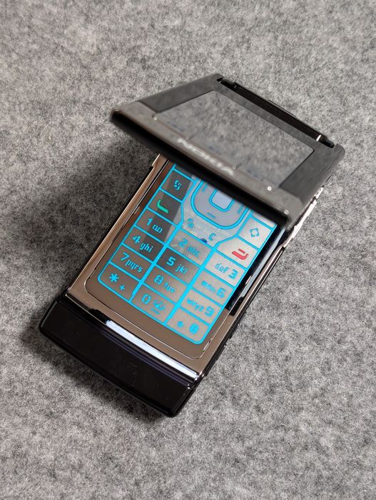 Telefon komórkowy Nokia N76