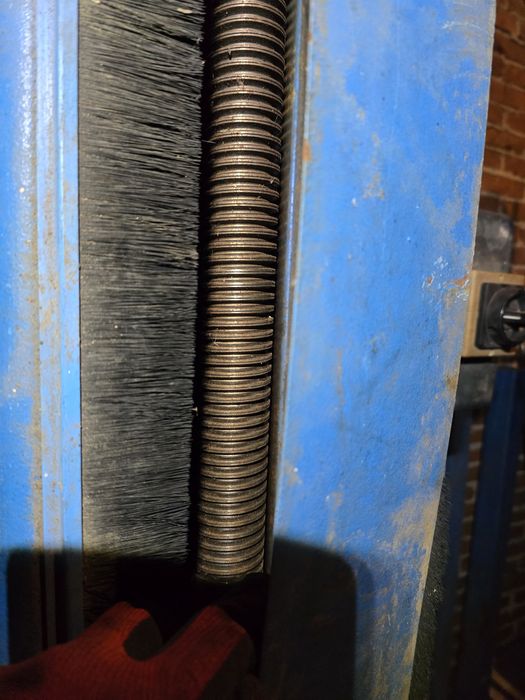 Podnosnik dwukolumnowy śrubowy