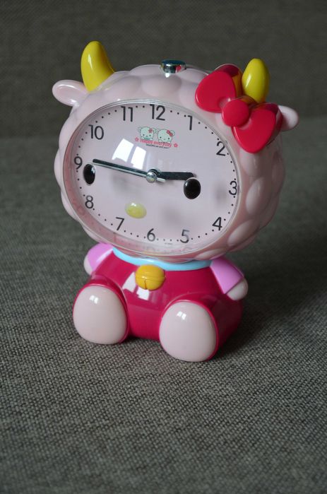 Uroczy zegar stojący budzik Hello Kitty kotek cichy mechanizm