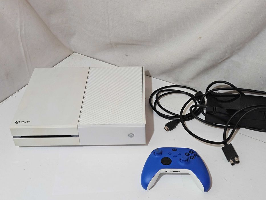 Konsola Xbox One 500 GB biała + Pad Xbox Series