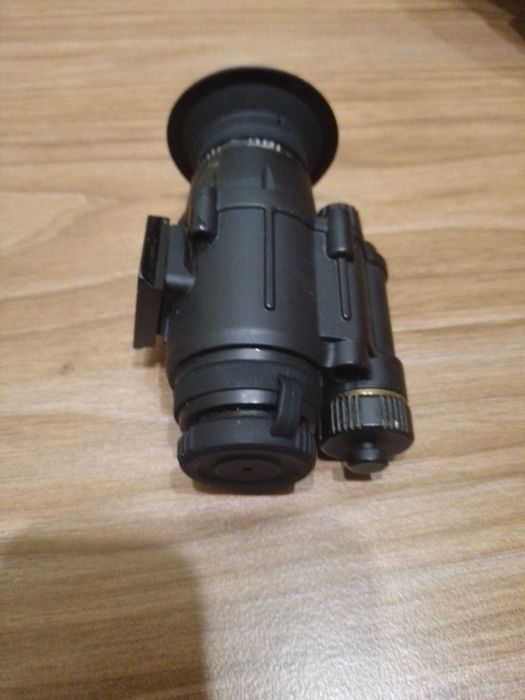 Прилад нічного бачення Delta PVS14 Mini з кріплення на шолом