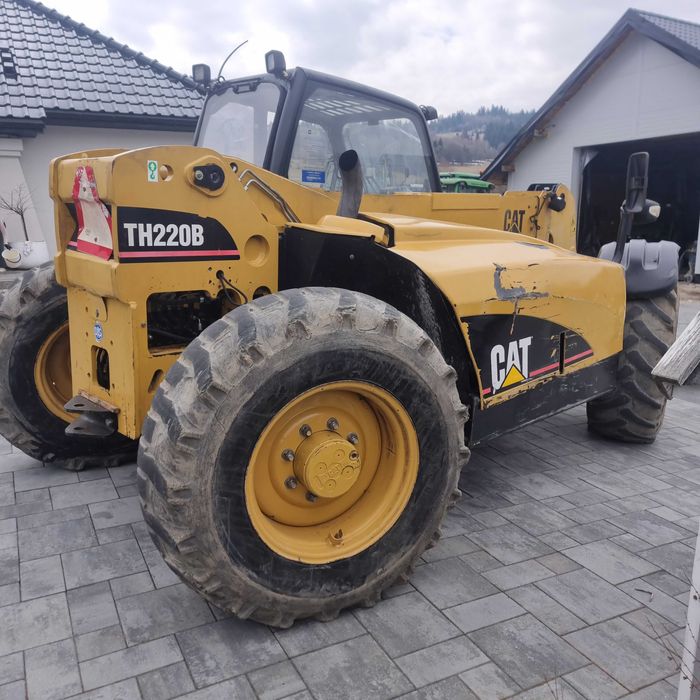 Ładowark-teleskopowa caterpillar th220b