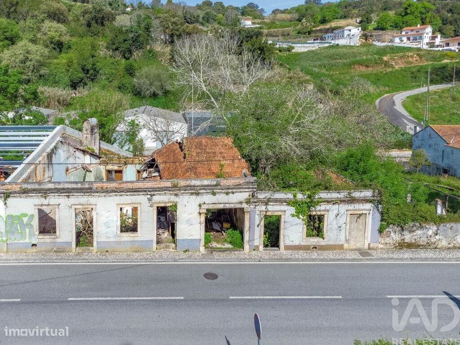 Casa / Villa em Alcobaça e Vestiaria de 200 m2