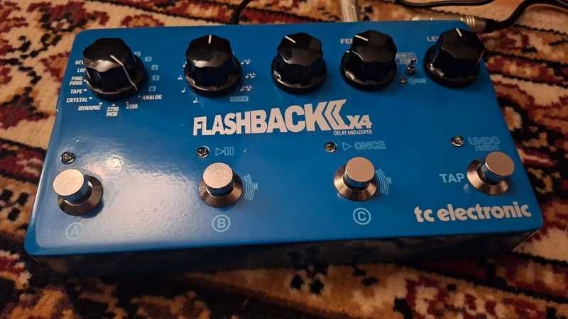 TC Electronic Flashback 2 X4 Delay & Looper - Como Novo (C/ Caixa)