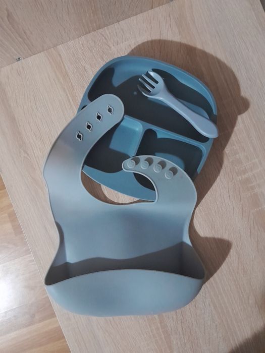 Продам дитячий посуд