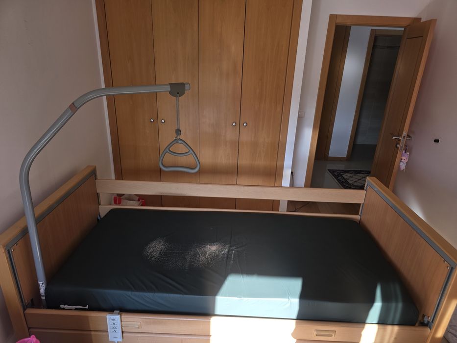 Cama articolada para idosos