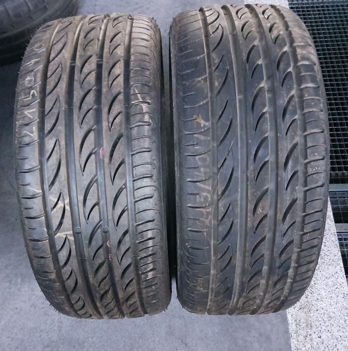 Vendo pneus semi-novos 215/40/17 Pirelli