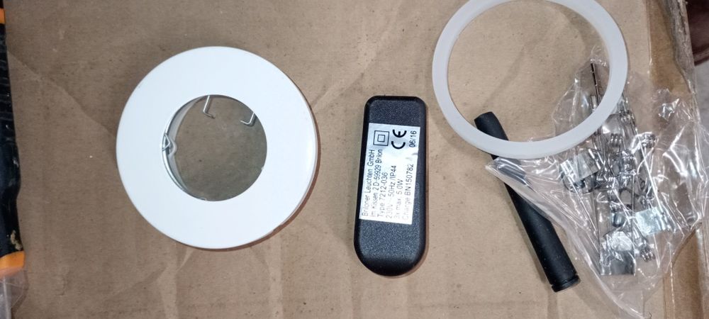 Lampki białe do zabudowy meblowej i gk, 230 V