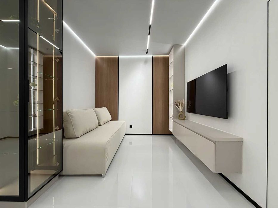 Стильна трикімнатна біля міського озера