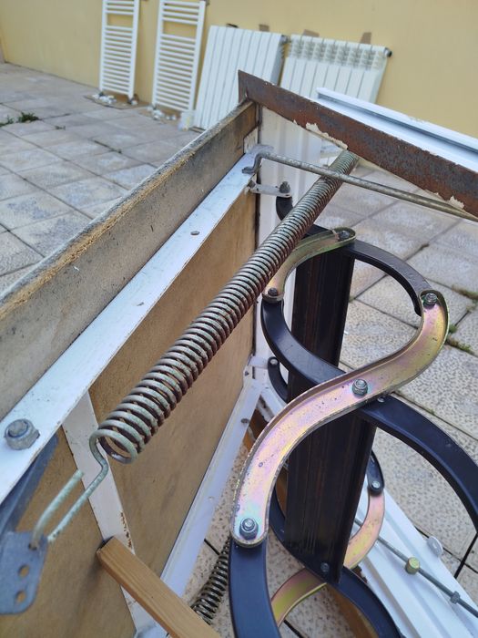 Escada para sótão articulada metálica