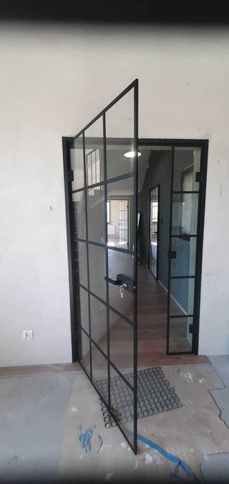 ściany loftowe industrialne szklane ze szkła metaloplastyka