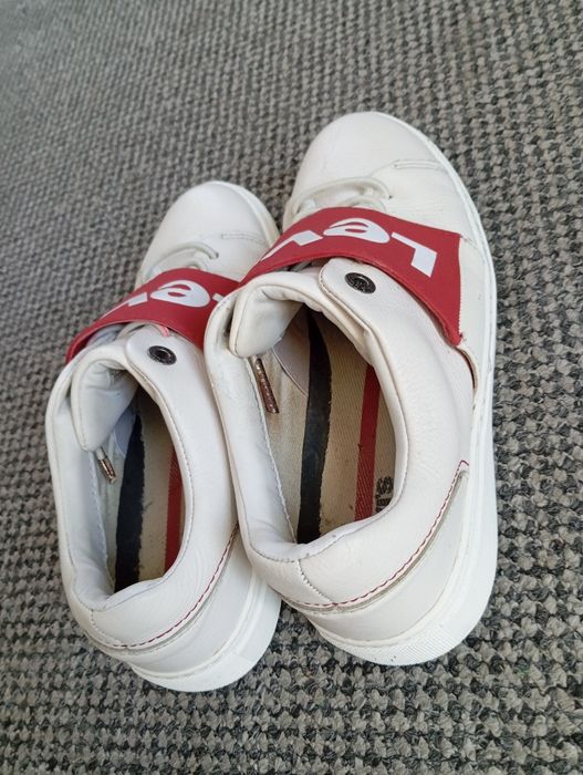 Buty damskie sneakersy marki Levi's  Batwing Sneaker. R. 37