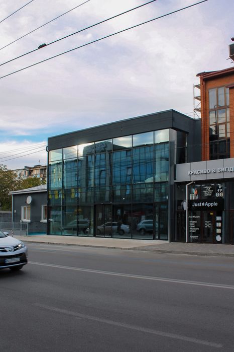 Комерційне приміщенн 400м у центрі міста