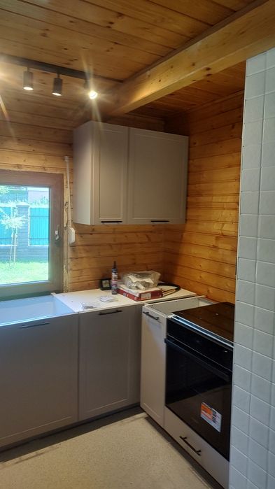 Montaż i skręcanie mebli w paczkach