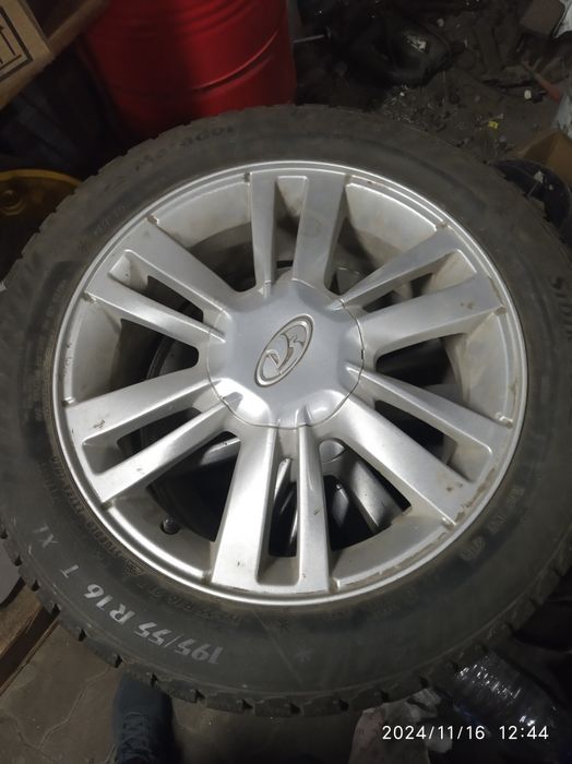 Продам зимнюю резину шиповану Matador 195/55/R16 из дисками