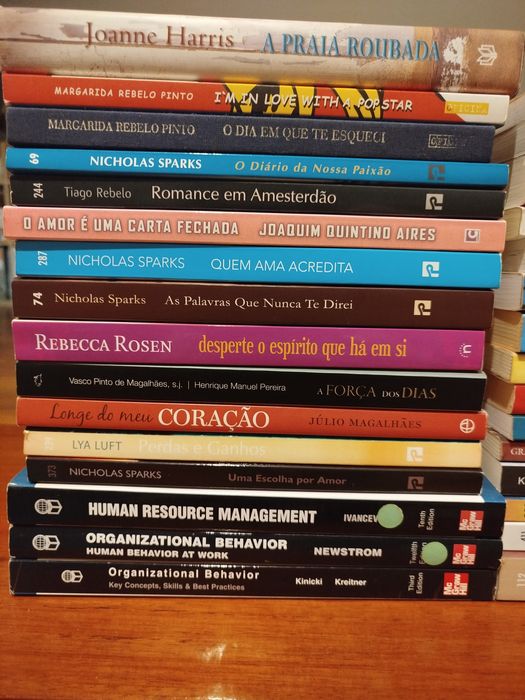 Livros de vários autores